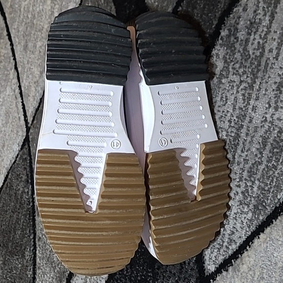 HIGH-TOP BEIGE CANVAS LACE-UP SNEAKERS - Picture 8 of 12